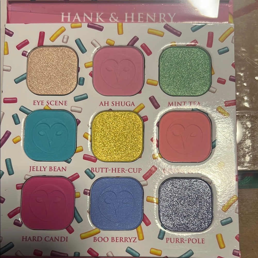 Hank & Henry Colorful Eyeshadow Palettee